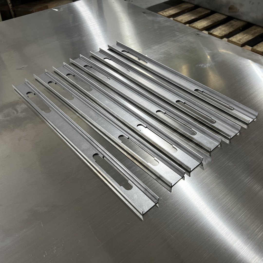  Serviço de fabricação de alumínio com corte a laser de chapa de aço