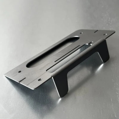 Peças de metal personalizadas de fábrica cortadas a laser com lado único
