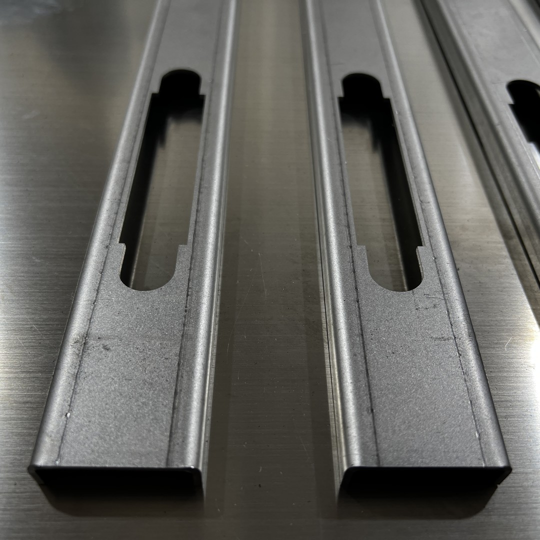 Fabricação de chapa metálica de aço inoxidável de corte a laser