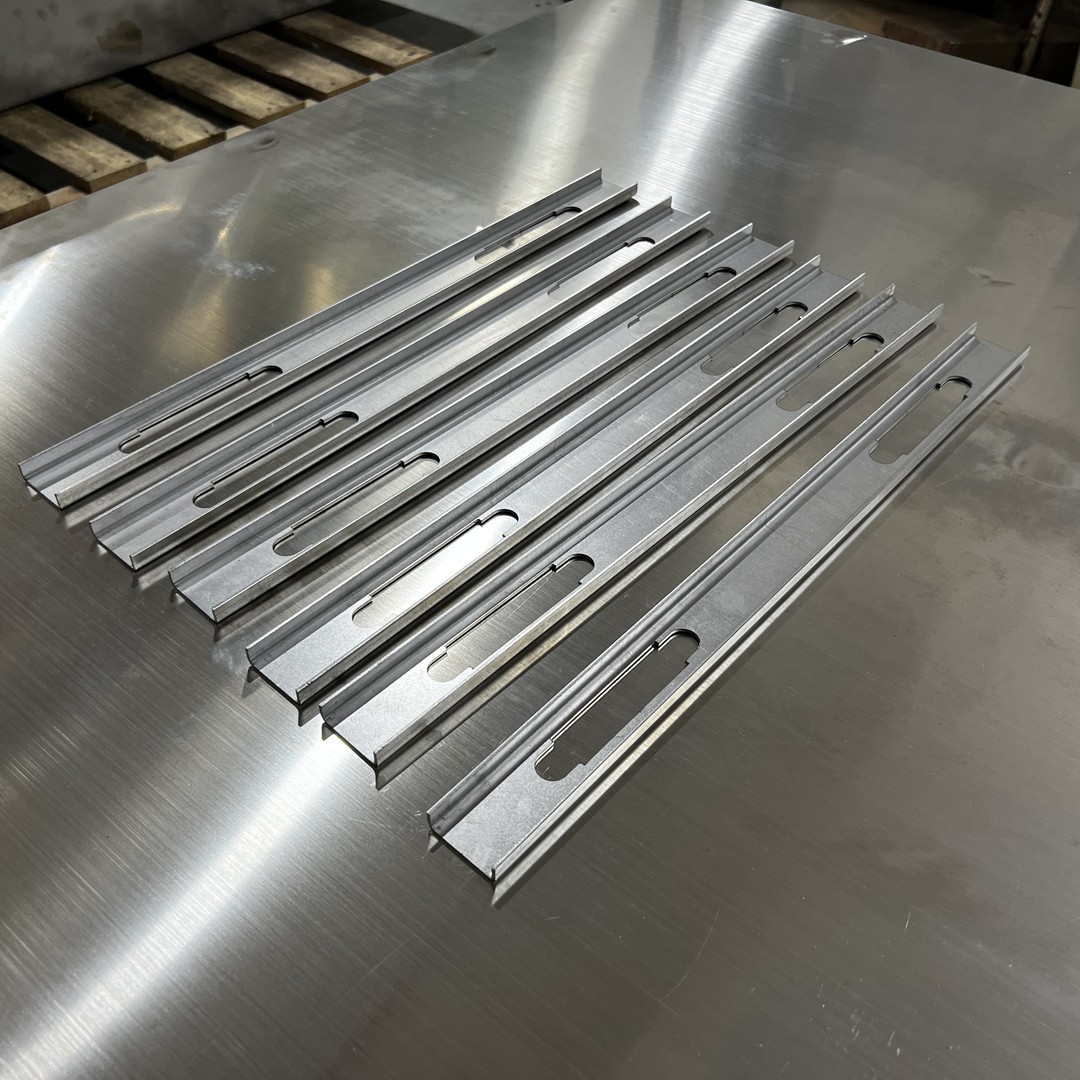 Usinagem CNC Peças de chapa metálica de corte a laser de alumínio